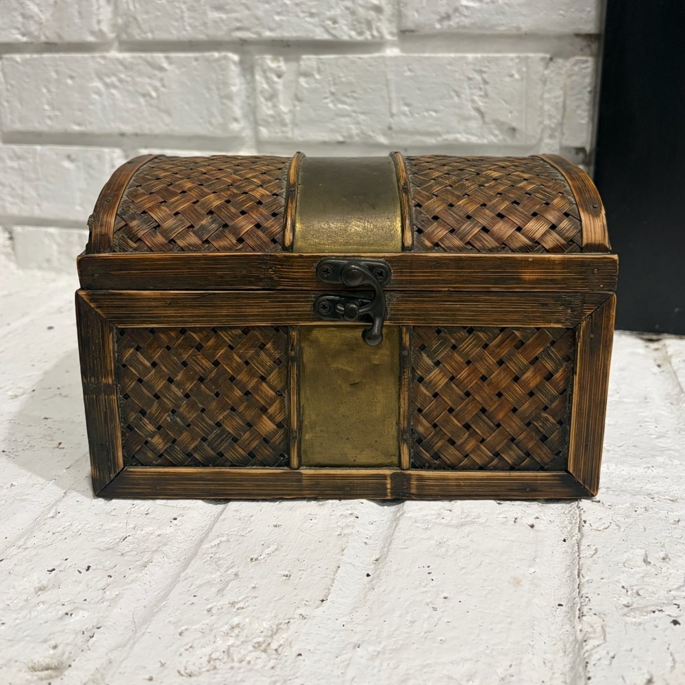 Woven Wood and Brass like Accent Treasure Chest - Picture 1 of 7